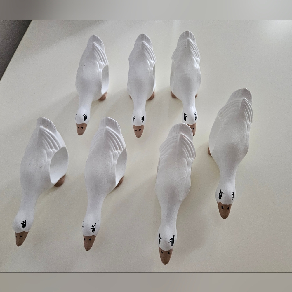 White Hand Painted Ceramic Goose Napkin Rings x 7 - Picture 9 of 11